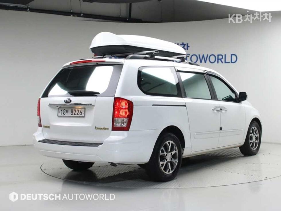 Kia Carnival — miniaturë 2