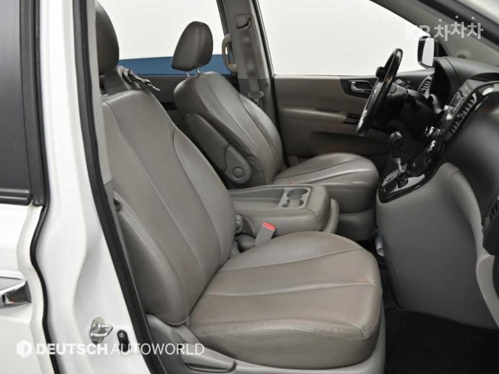 Kia Carnival — miniaturë 10
