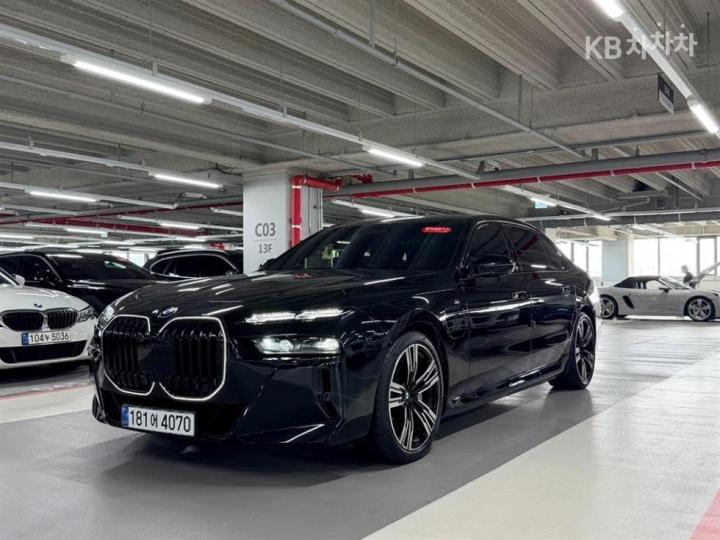 BMW 7er 750e xDrive — foto 1