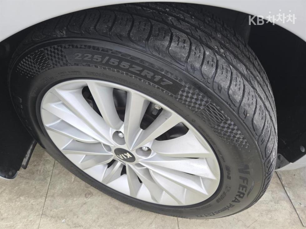 Kia K7 — miniaturë 15