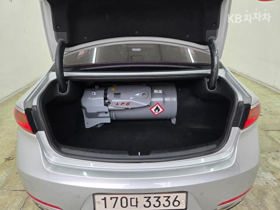 Kia K7 — miniaturë 17