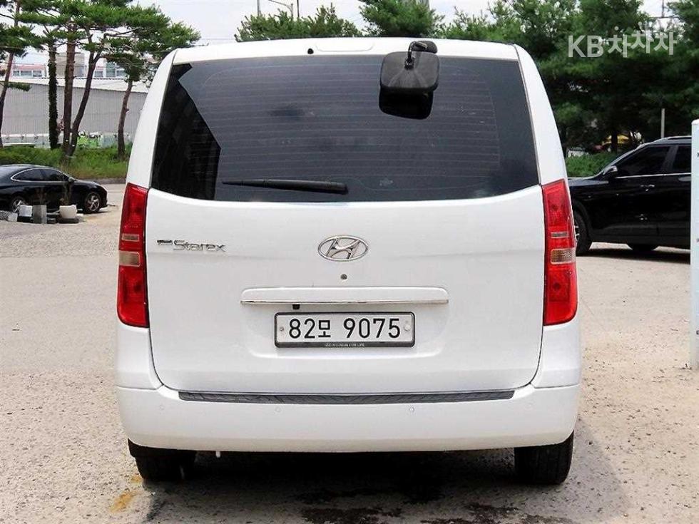 Hyundai Starex — miniaturë 4