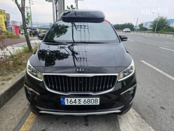 Kia Carnival 하이리무진 2.2 디젤 9인승 — foto 1