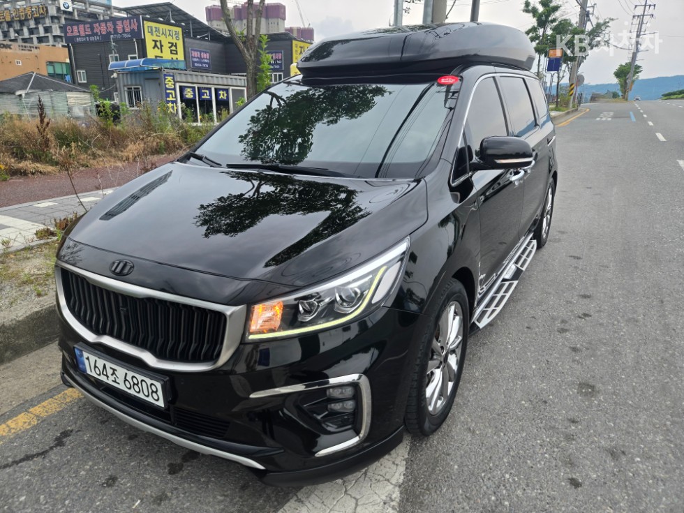Kia Carnival — miniaturë 2