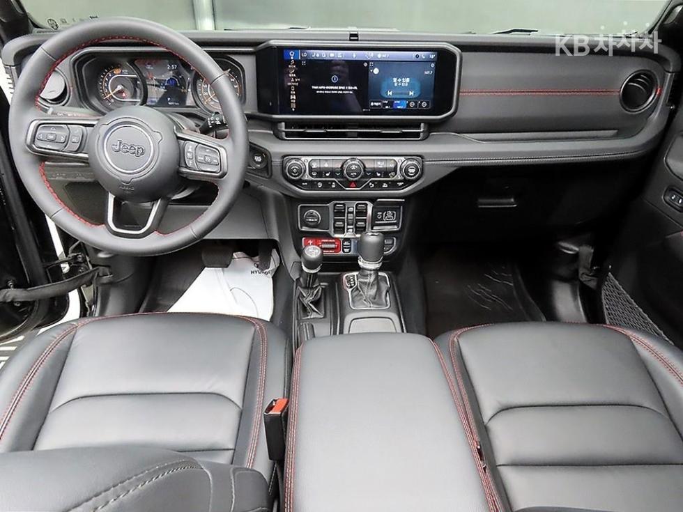 2024 Jeep (JL) photo