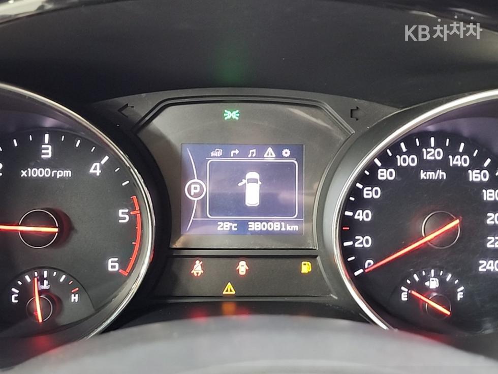 Kia Carnival — miniaturë 6