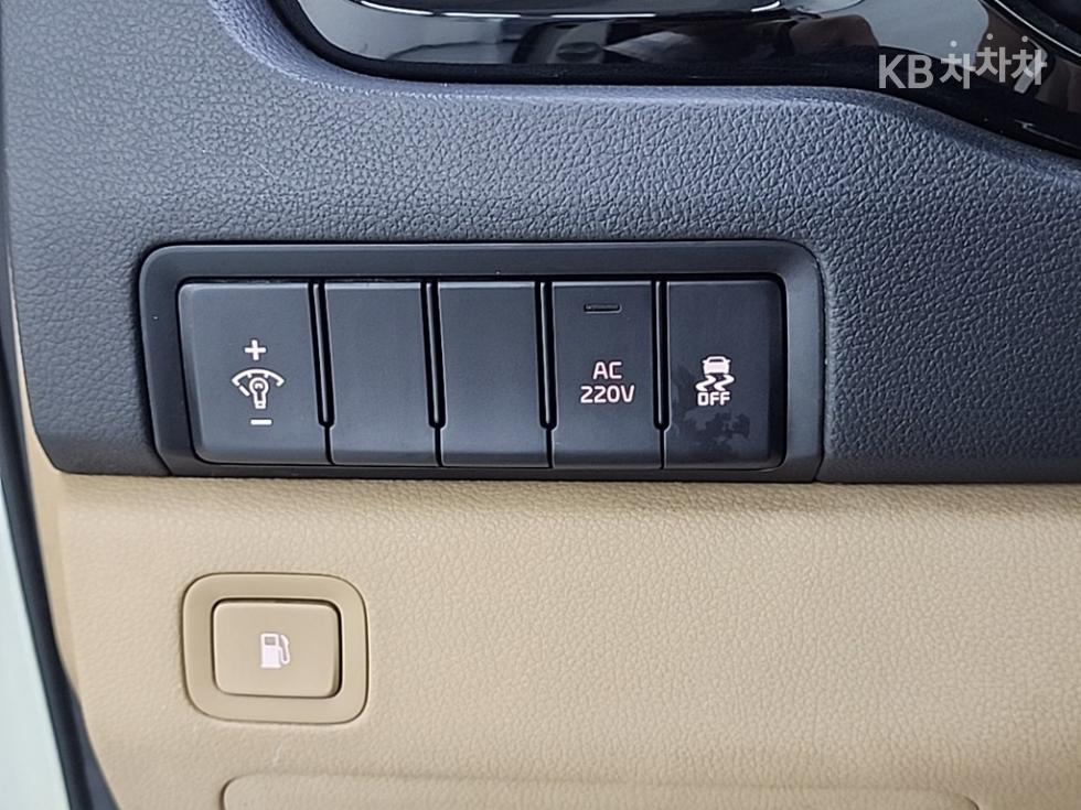 Kia Carnival — miniaturë 18