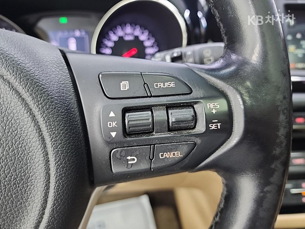 Kia Carnival — miniaturë 19
