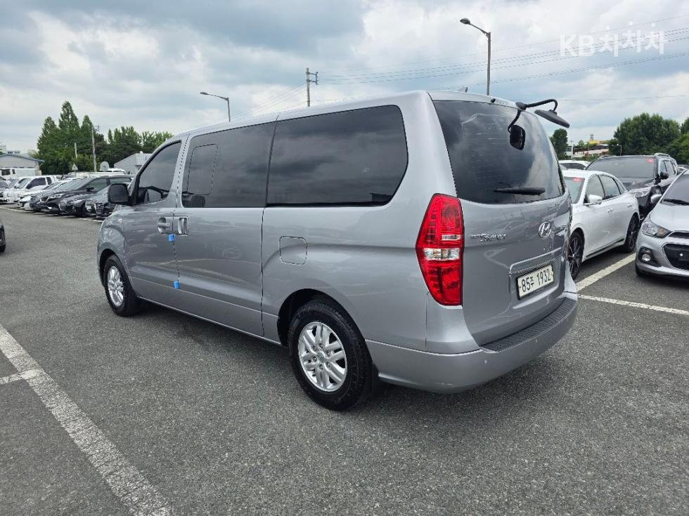 Hyundai Starex — miniaturë 4