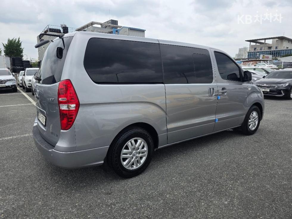 Hyundai Starex — miniaturë 5