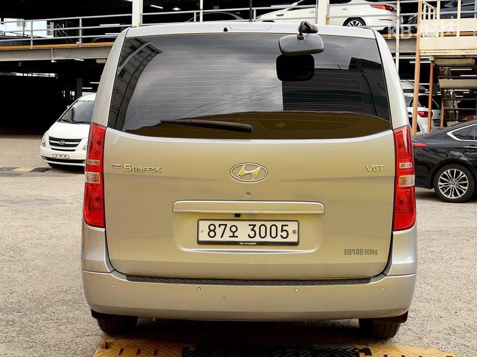 Hyundai Starex — miniaturë 3