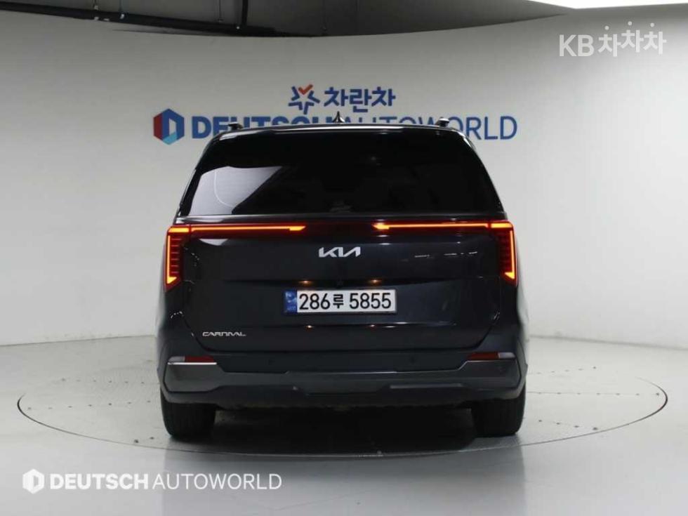Kia Carnival — miniaturë 4