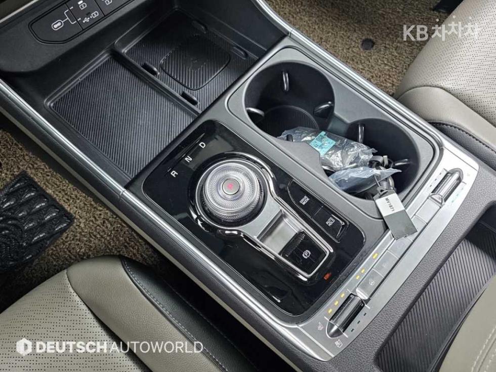 Kia Carnival — miniaturë 9