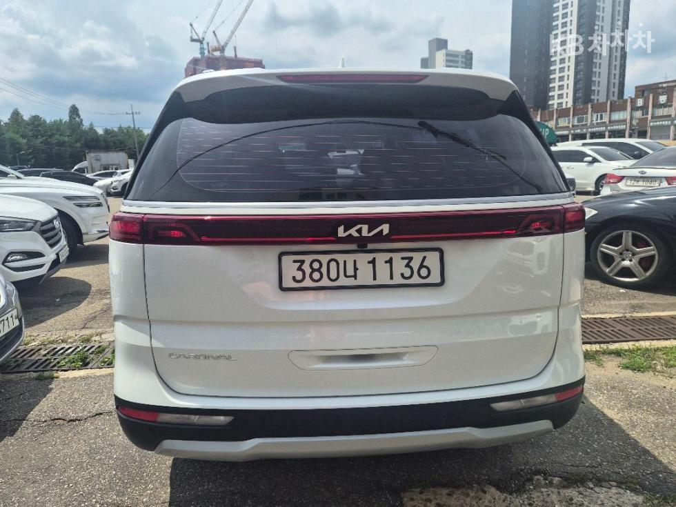 Kia Carnival — miniaturë 2