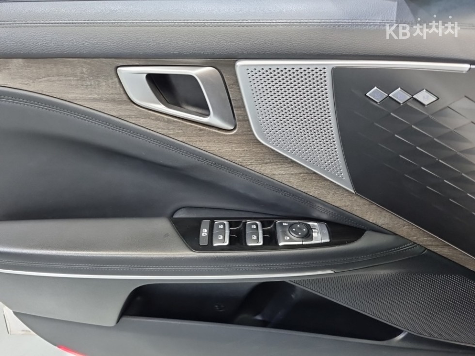 Kia K8 — miniaturë 18