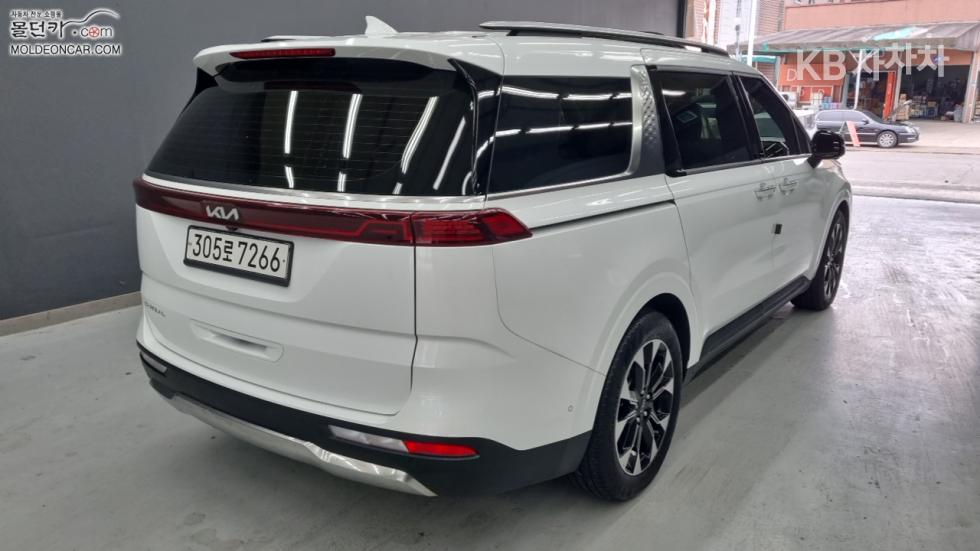 Kia Carnival — miniaturë 2