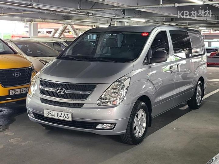 Hyundai Starex 5인승 밴 CVX — foto 1