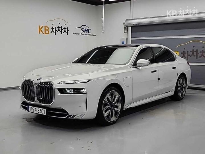 BMW 7er 750e xDrive — foto 1