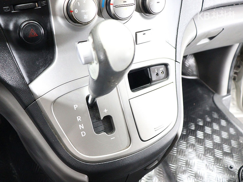 Hyundai Starex — miniaturë 10