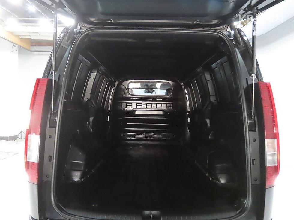 Hyundai Staria — miniaturë 10