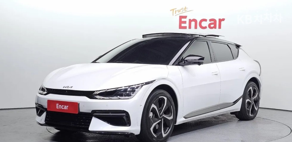 기아 더 2025년식 기아 더 뉴 EV6 롱 레인지 4WD 어스