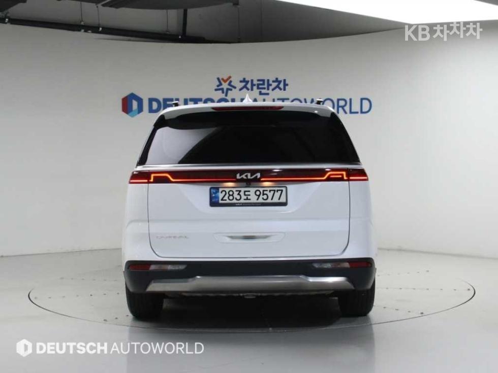 Kia Carnival — miniaturë 4