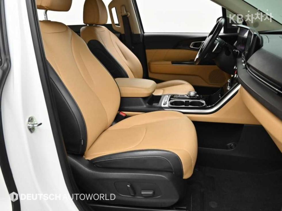 Kia Carnival — miniaturë 10