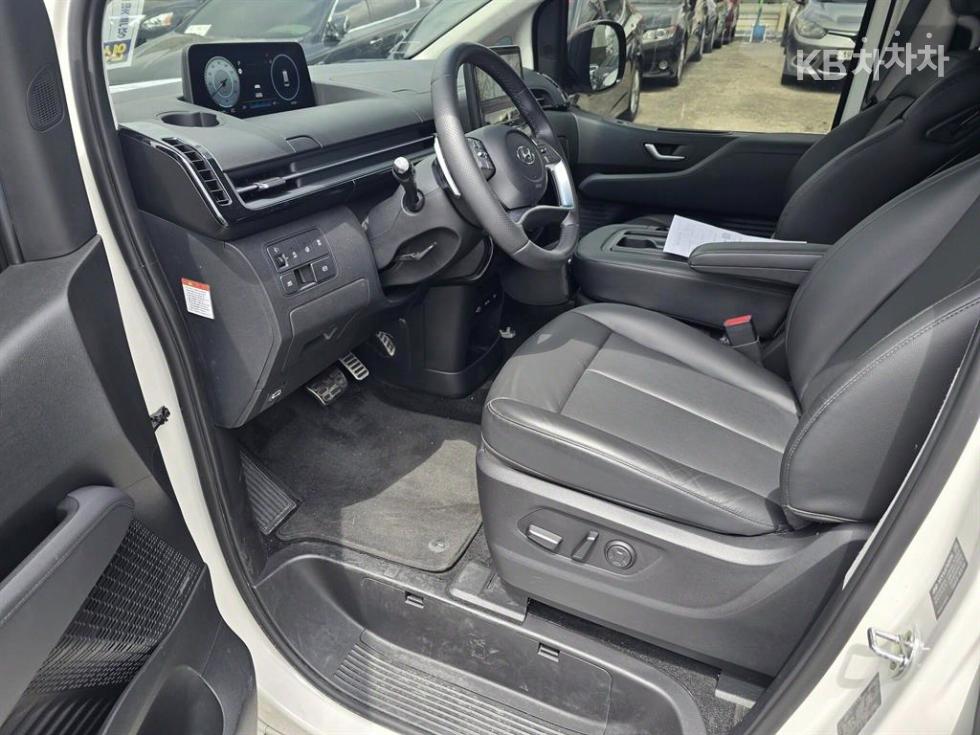 Hyundai Staria — miniaturë 7