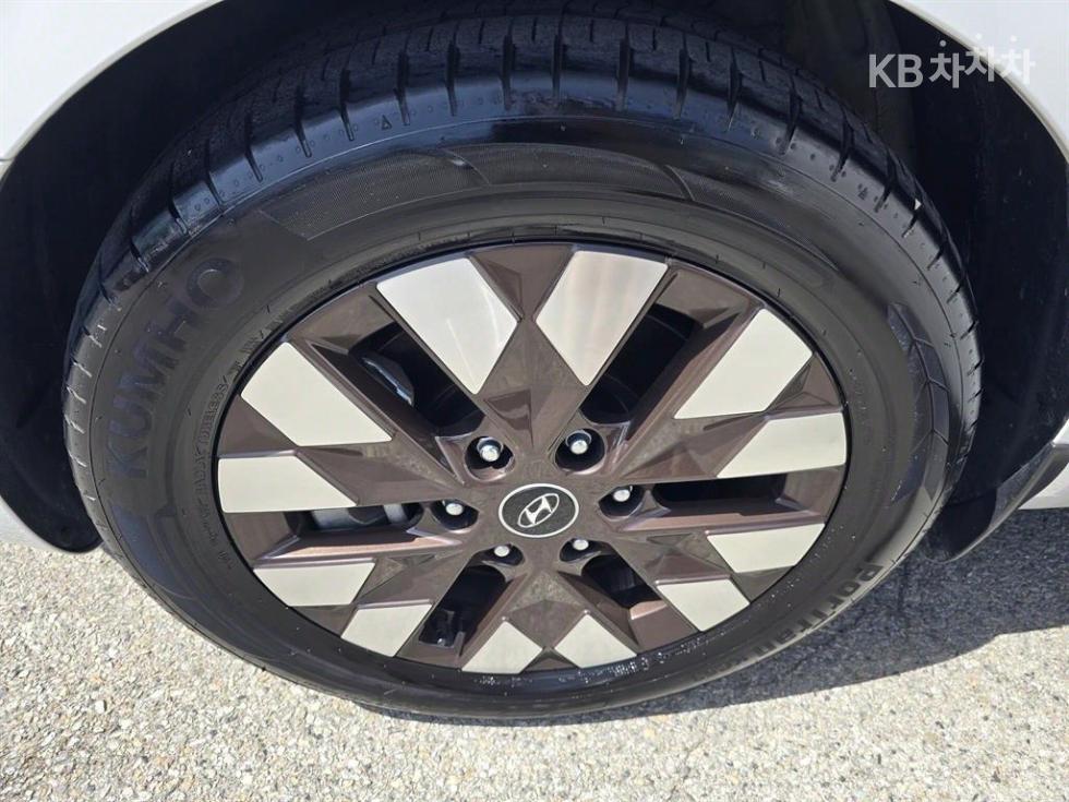 Hyundai Staria — miniaturë 13