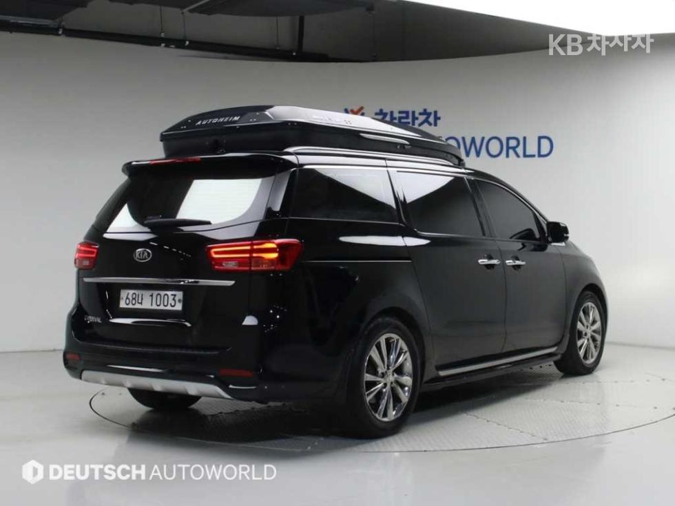Kia Carnival — miniaturë 2