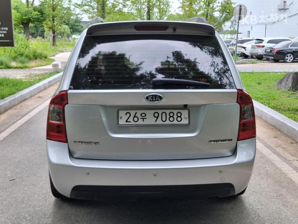 Kia Carens — miniaturë 5