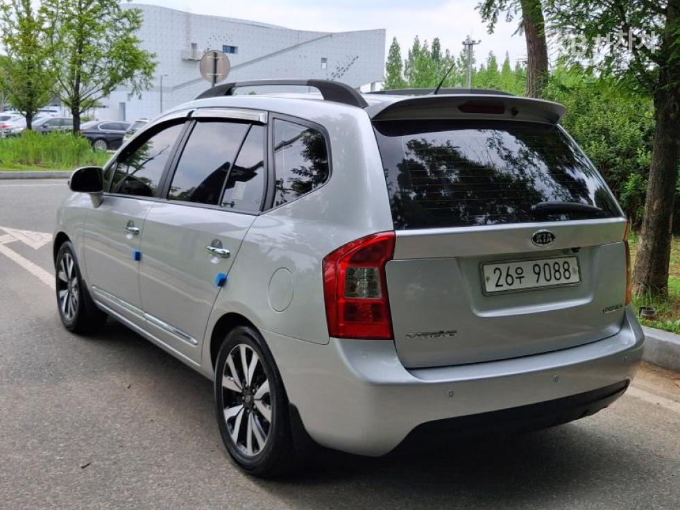 Kia Carens — miniaturë 6