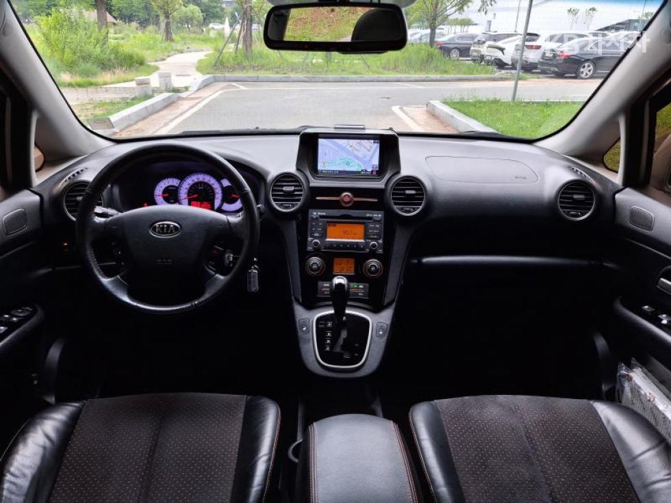 Kia Carens — miniaturë 9