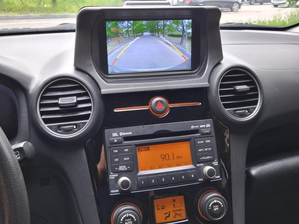 Kia Carens — miniaturë 10
