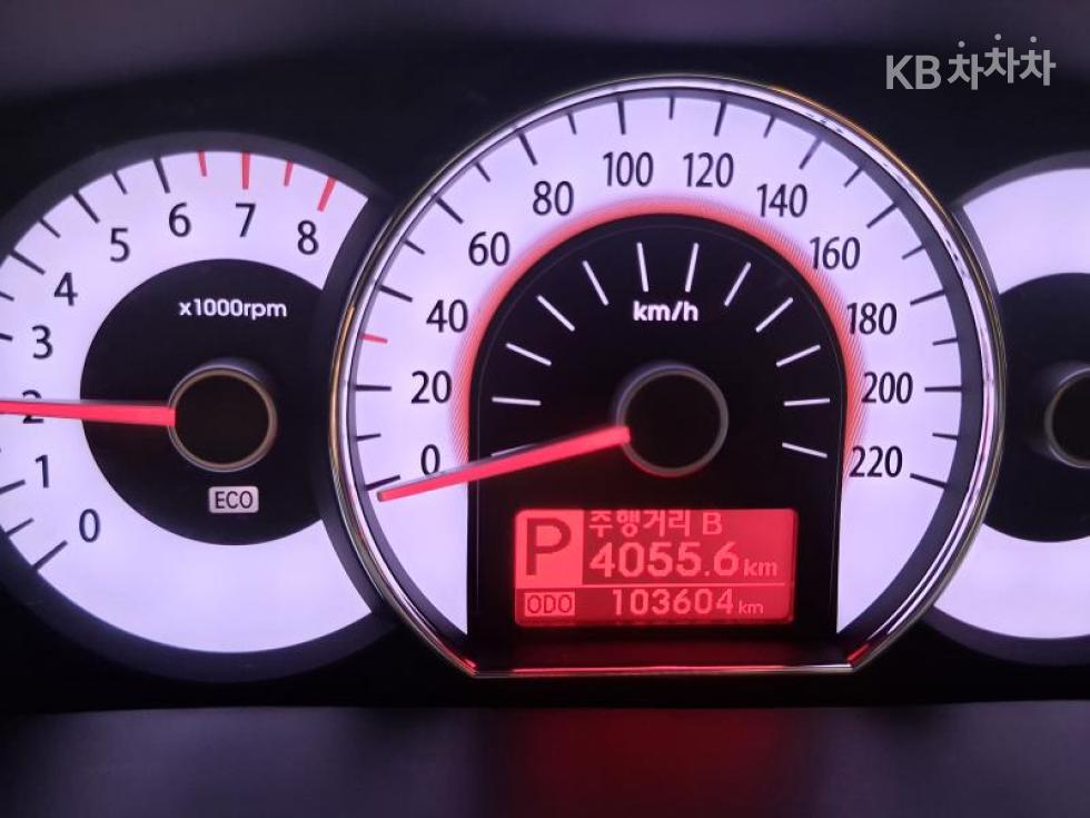 Kia Carens — miniaturë 11