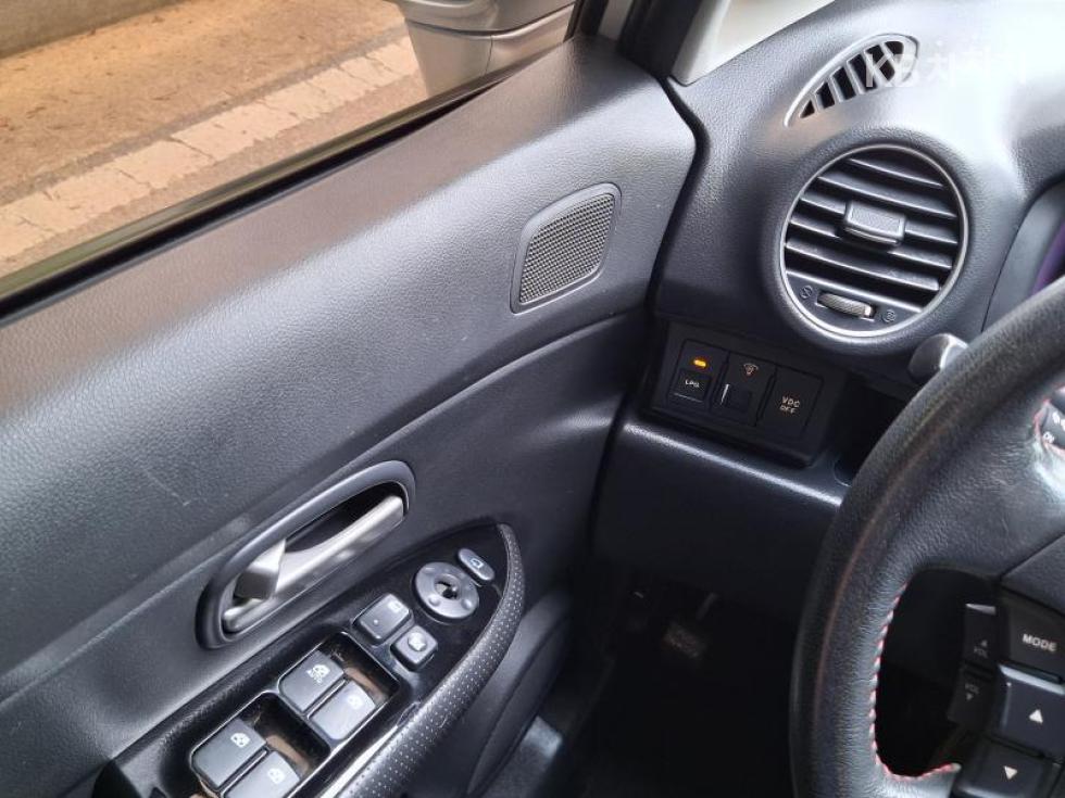 Kia Carens — miniaturë 13