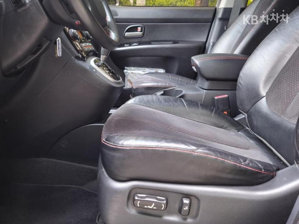 Kia Carens — miniaturë 16