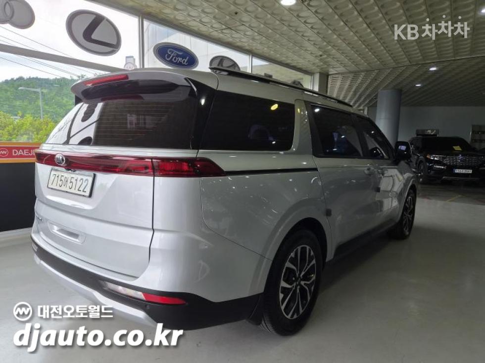 Kia Carnival — miniaturë 3