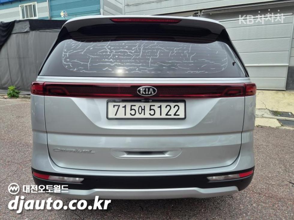Kia Carnival — miniaturë 4