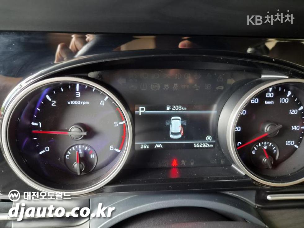 Kia Carnival — miniaturë 10
