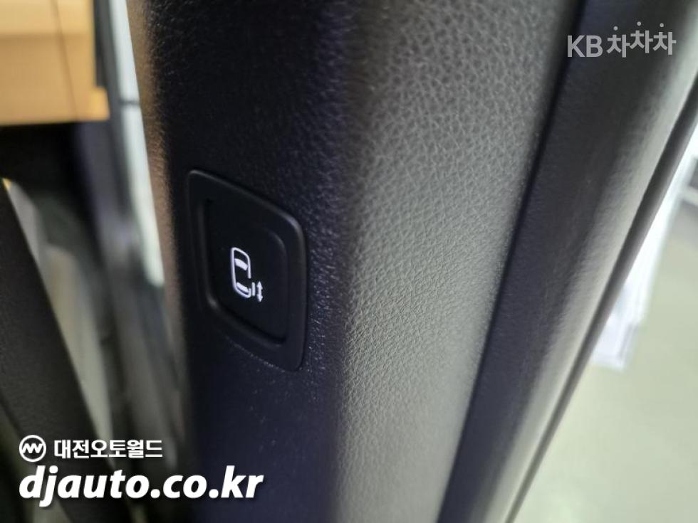Kia Carnival — miniaturë 20