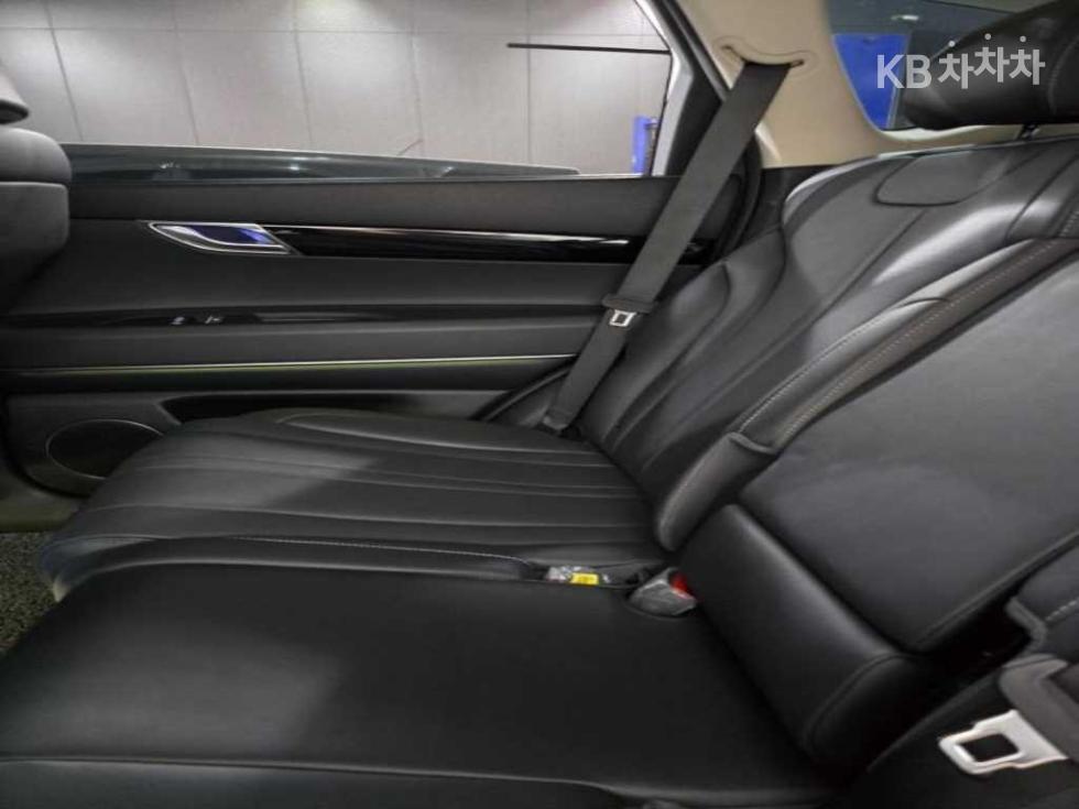 2024 Genesis GV80 photo
