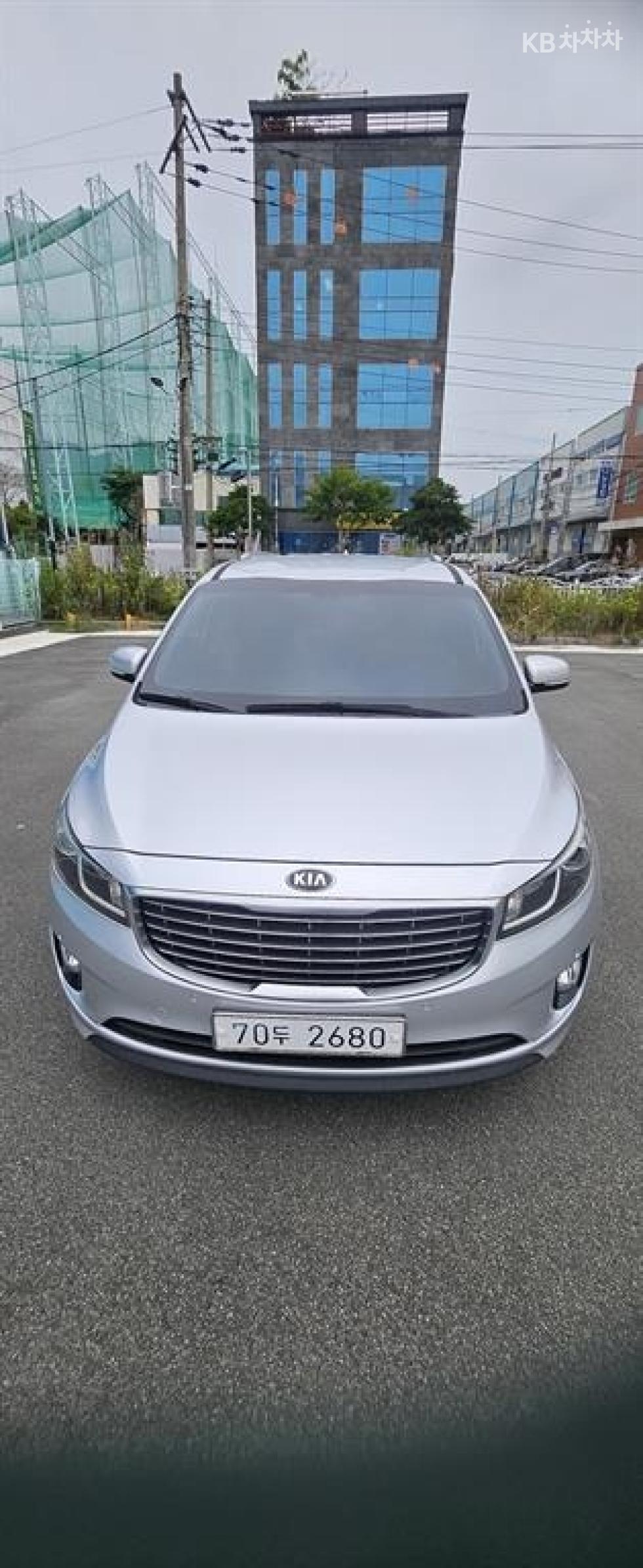 Kia Carnival — miniaturë 2