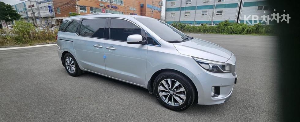 Kia Carnival — miniaturë 3