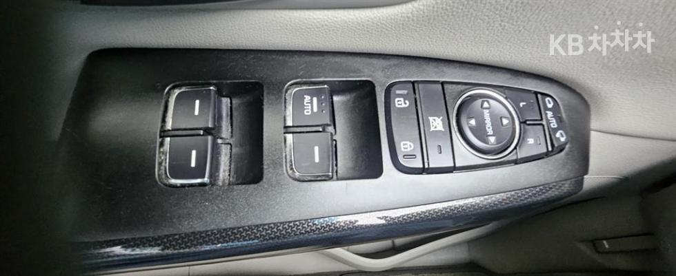 Kia Carnival — miniaturë 11