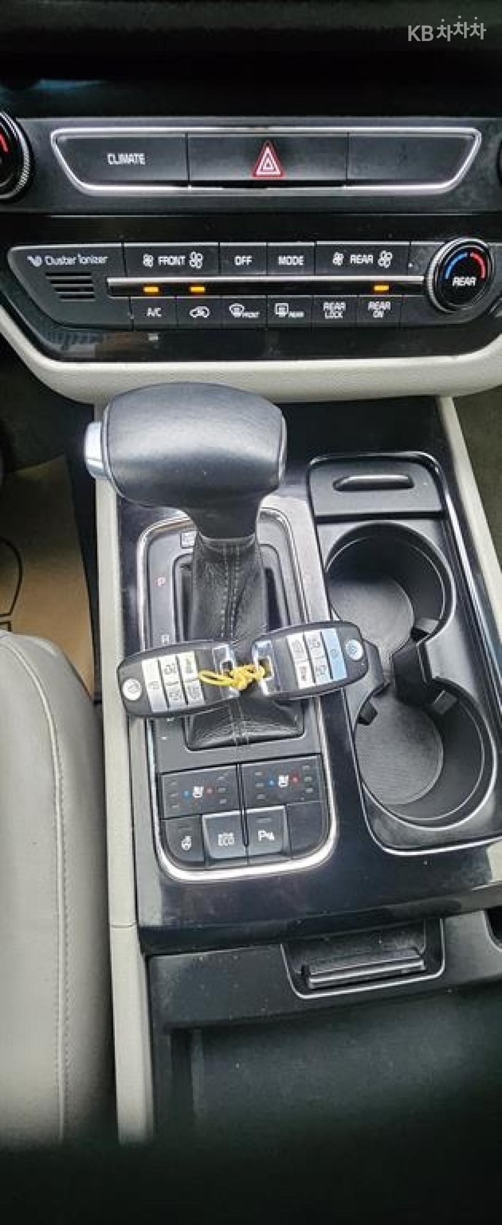 Kia Carnival — miniaturë 12