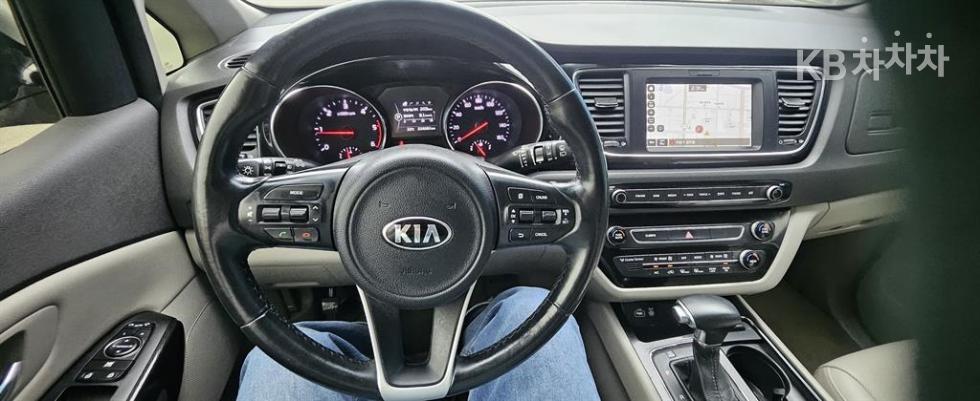 Kia Carnival — miniaturë 14