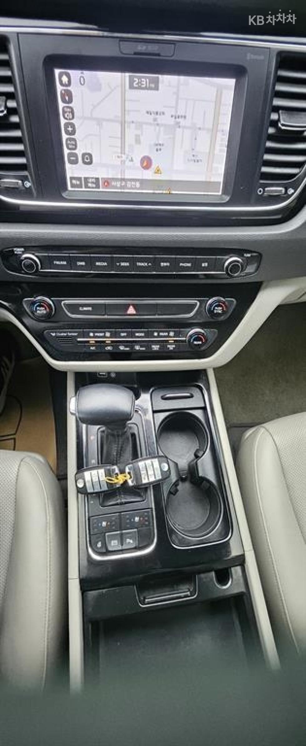 Kia Carnival — miniaturë 16