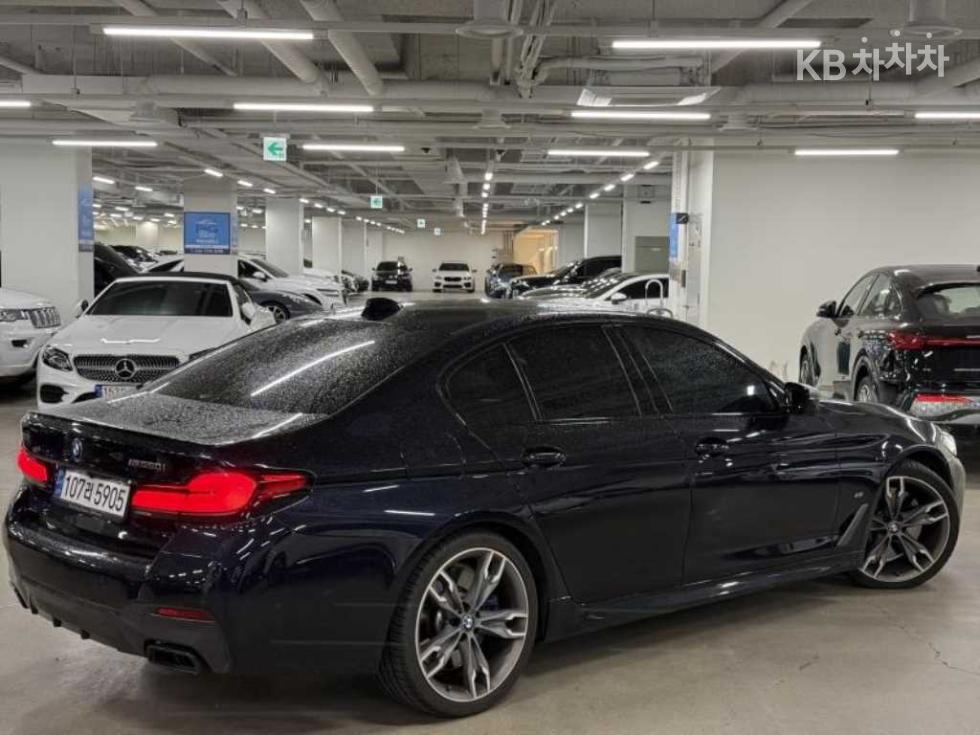 2022 BMW BMW 5 (G30) photo