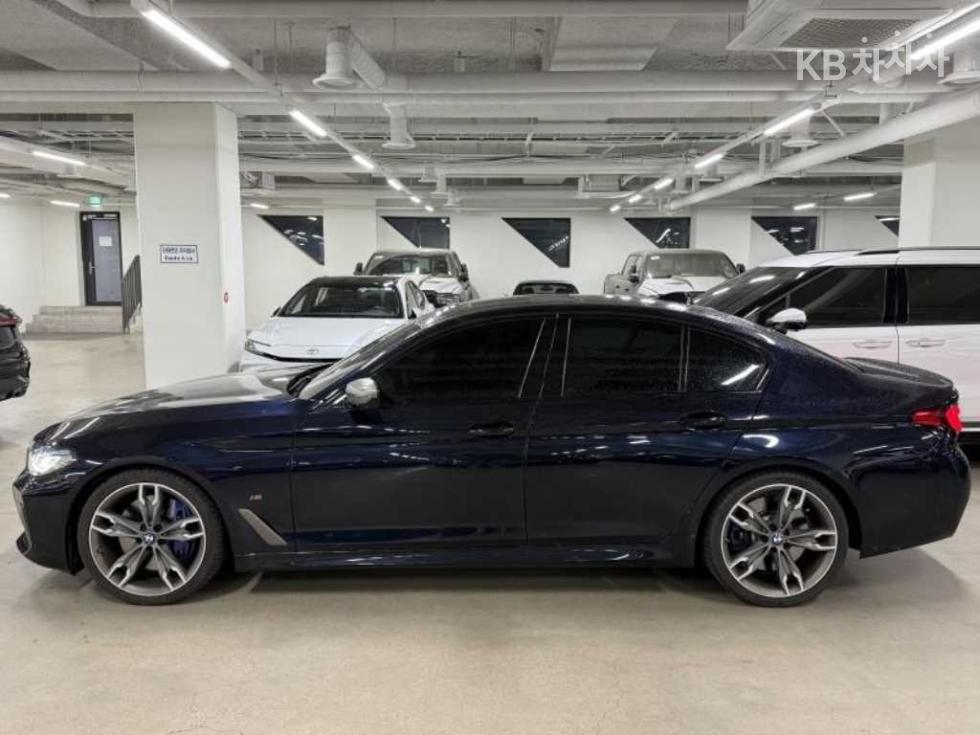 2022 BMW BMW 5 (G30) photo